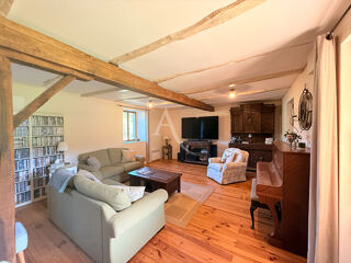  Maison  vendre 7 pices 330 m