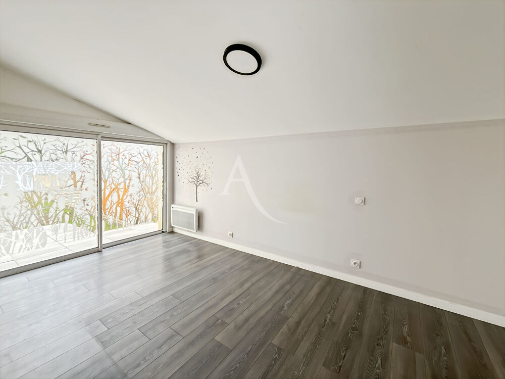 Vente Maison Maison familiale 4 chambres et bureau à proximité des écoles  terrain clos de 300 m² Challans