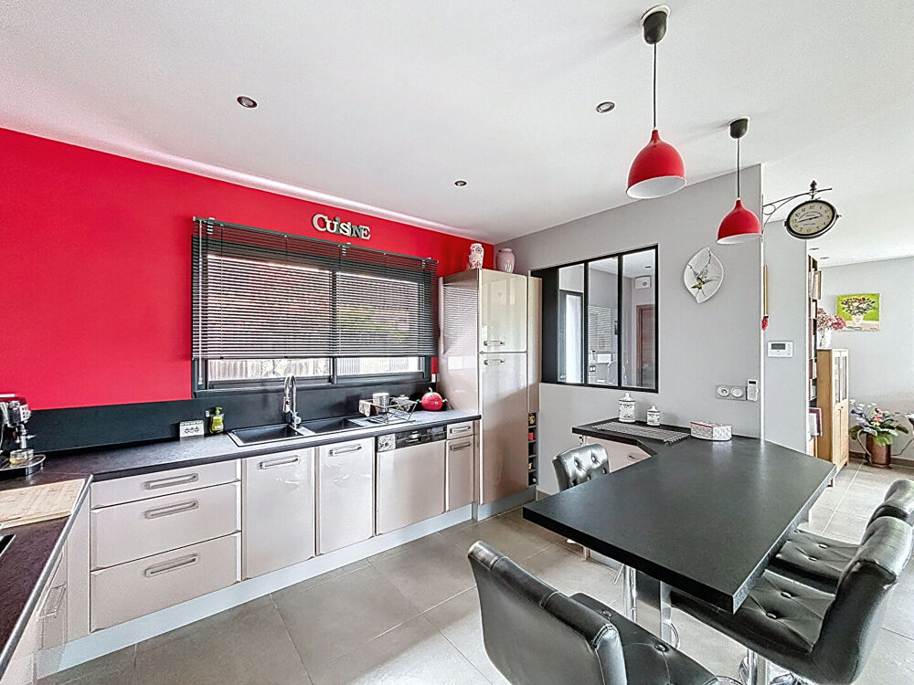 Maison contemporaine 5 pièces à vendre à Aix-les-Bains, quartier Marlioz