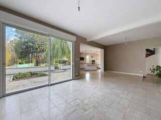  Maison à louer 7 pièces 225 m²