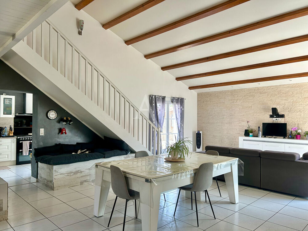 Vente Maison Maison  4 pièce(s) L ile d elle