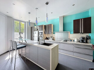  Maison  vendre 8 pices 210 m