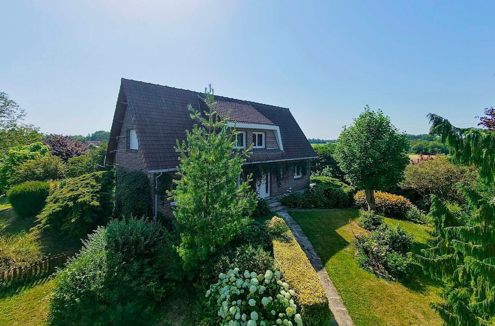 Propriété familiale sur 2900m² de terrain arboré avec verger privé
