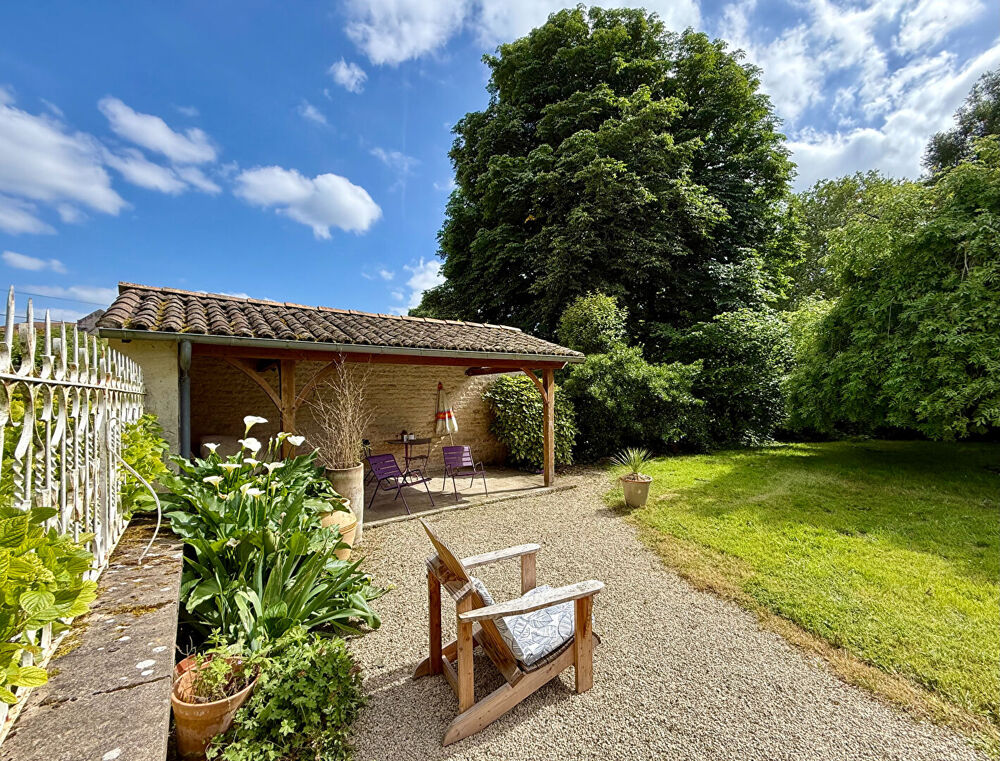 Élégante maison de maître avec de vastes dépendances et 5 642 m² de jardins