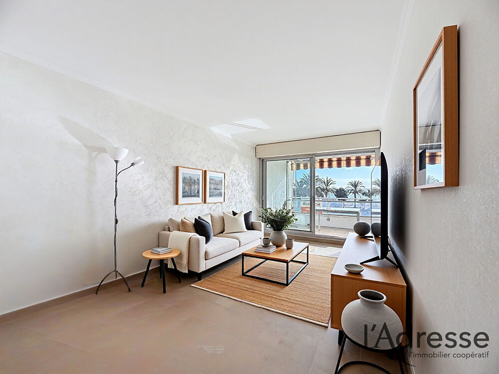 Vente Appartement FRONT DE MER ! Appartement 2 pièces avec cave et parking ! Cannes