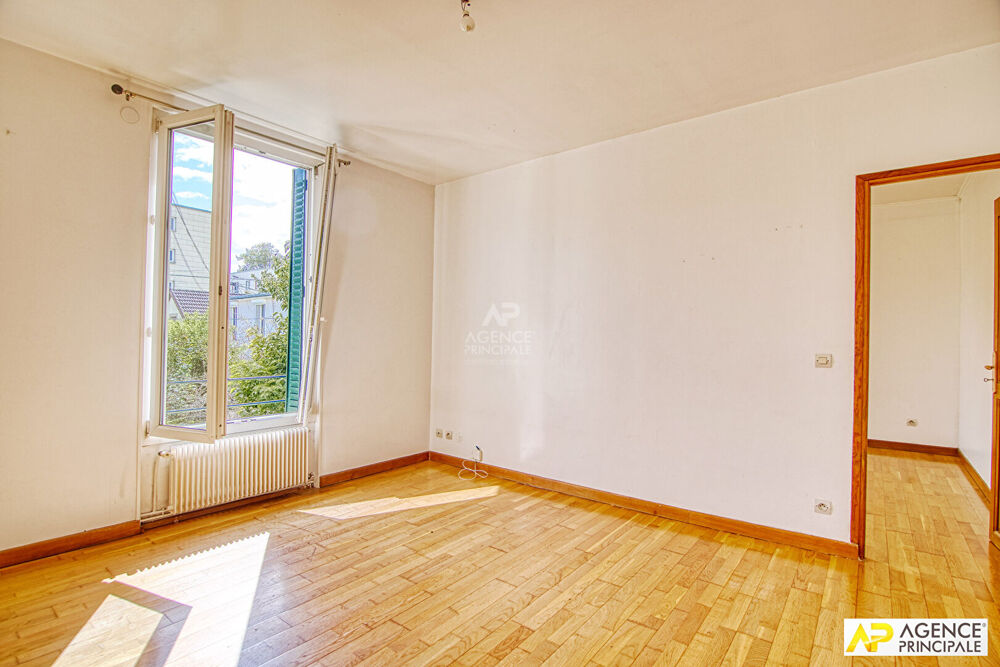Vente Appartement Versailles Montreuil Appartement  2 pièces 40.36 m2 carrez situé au 1er et dernier étage avec jardin privatif et box Versailles
