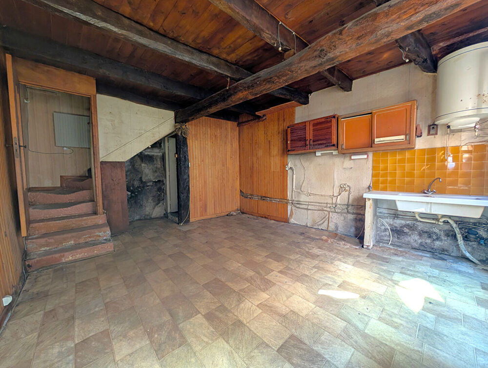 Villecomtal, Maison de village 70 m² à rénover + combles