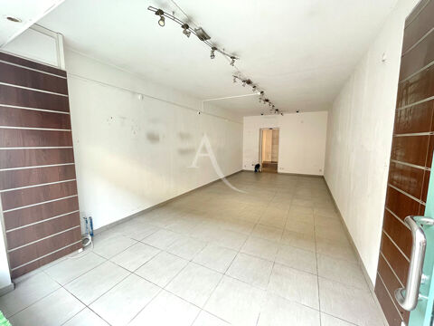   Local commercial de 29m² en plein centre de l'Isle-Jourdain 