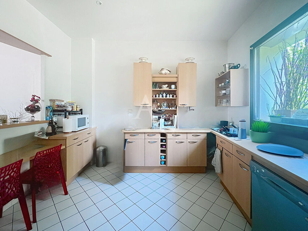 Suresnes Hypercentre - Duplex de 4 pièces 131m² - Cave