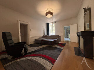  Appartement à louer 4 pièces 84 m²