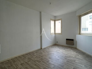  Appartement à louer 3 pièces 64 m²