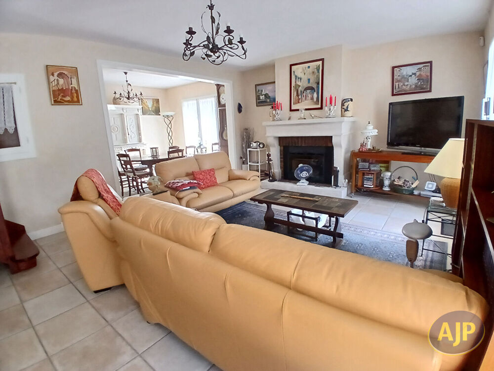 Grande maison familiale avec piscine et rangements