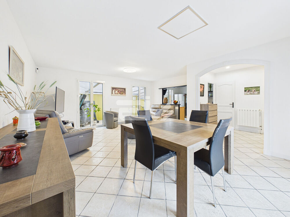 Vente Maison À Muizon - Pavillon sans travaux avec piscine intérieure et sous-sol complet Muizon