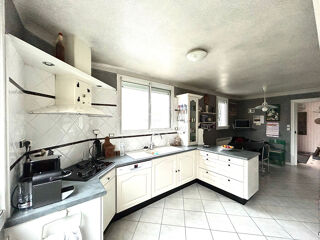  Maison � vendre 9 pi�ces 320 m�