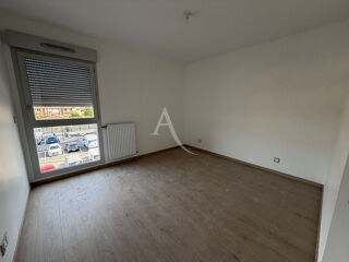  Appartement à louer 3 pièces 64 m²