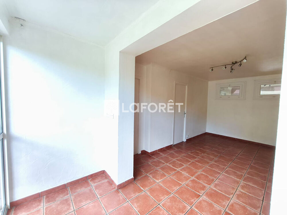 Vente Appartement À vendre à Arles sur tech Appartement de 55m² au 3eme et dernier étage avec vue dégagée sur la nature. Arles sur tech