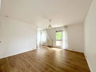  Appartement à louer 1 pièce 32 m²