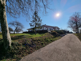  Maison  vendre 10 pices 320 m