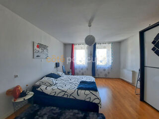  Immeuble  vendre 9 pices 215 m