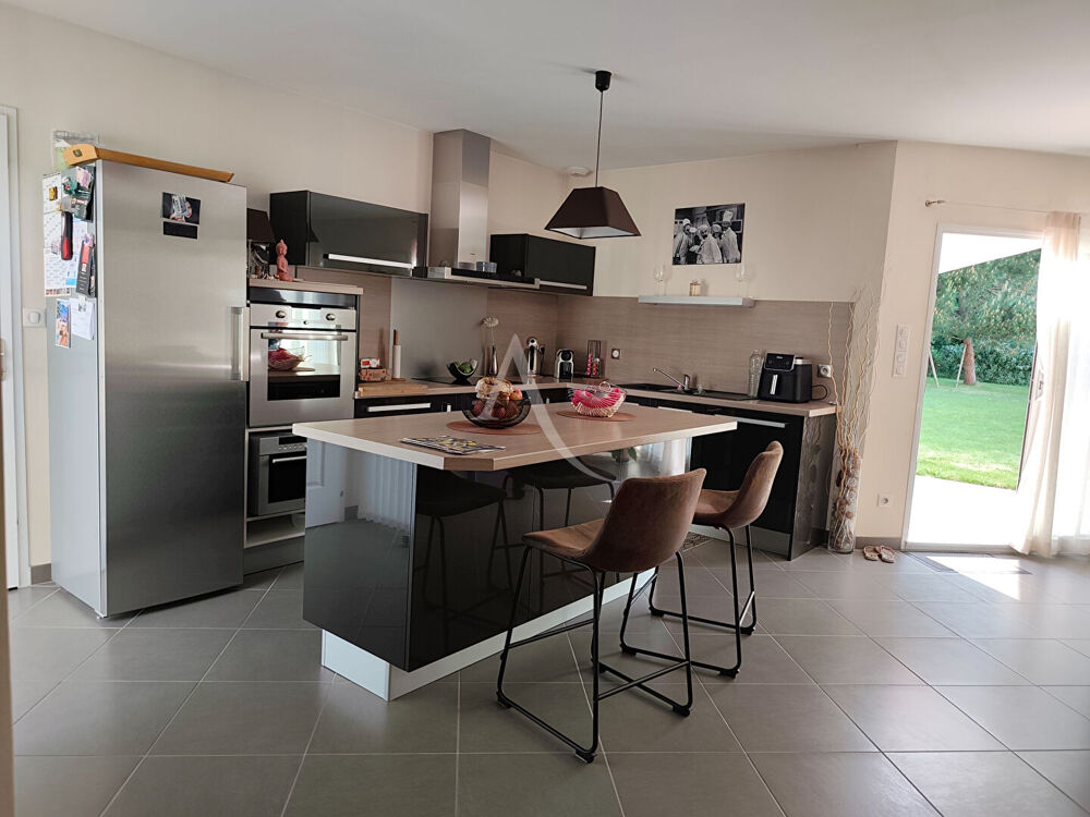 Maison familiale de 101 m² avec jardin et verdure