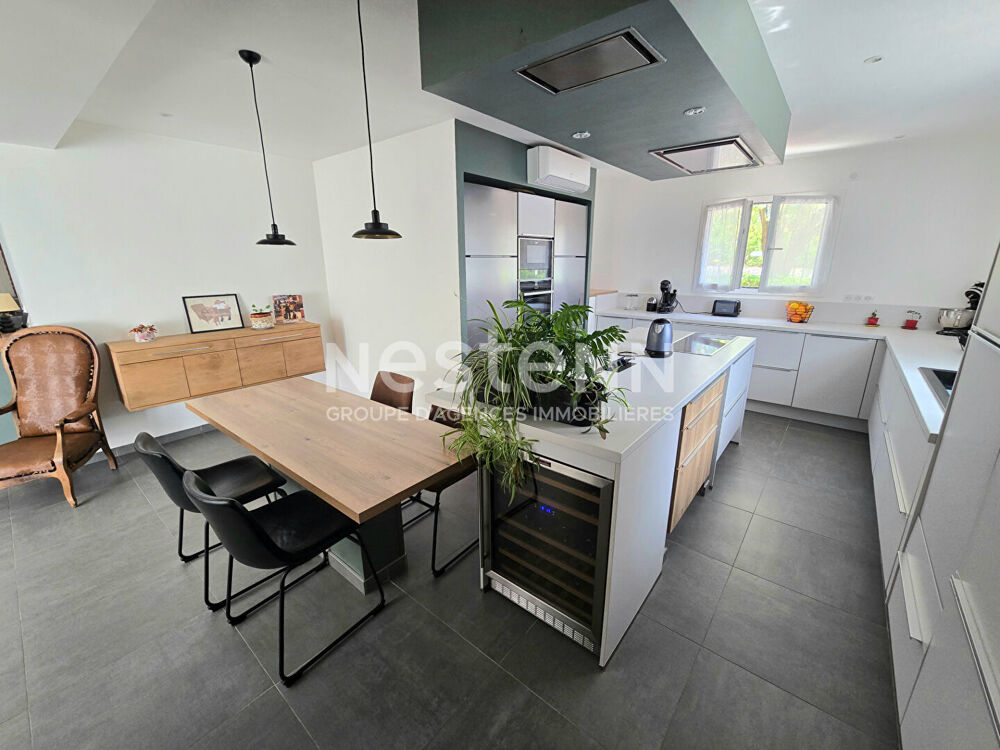 Toulouse Pouvourville 31400 maison T6 de 213 m² -terrain de 271 m² - toit terrasse de 67m² avec parking