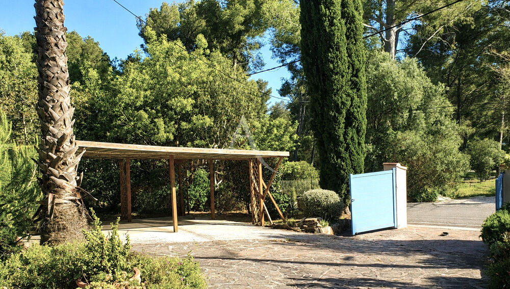 � vendre  Maison Carqueiranne (83320)
