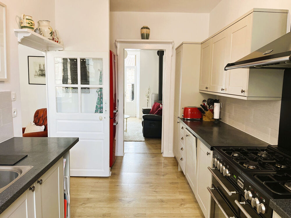 Maison au coeur de Rochechouart 7 pièce(s) 180 m2 avec jardin