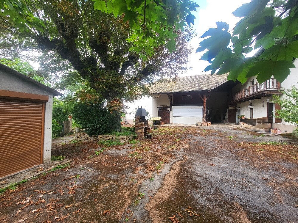 Mogneneins ... Maison de caractère à fort potentiel, idéale pour un projet sur mesure !