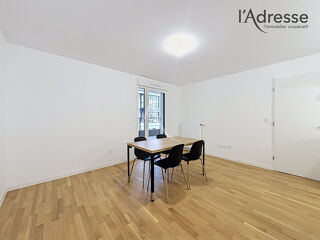 Location Appartement Appartement Suresnes 2 pièce(s) 43 m2 Parking/Balcon Suresnes