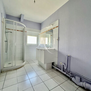  Appartement � louer 3 pi�ces 87 m�