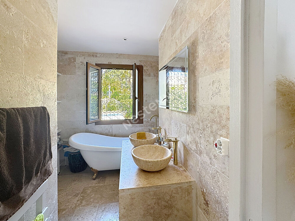 à vendre  Appartement Bandol (83150)
