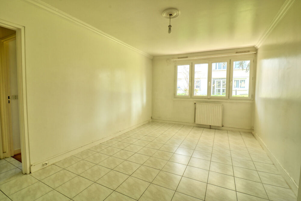 Charmant 2 pièces au calme 45 m² avec parking et cave à 600 m du RER B
