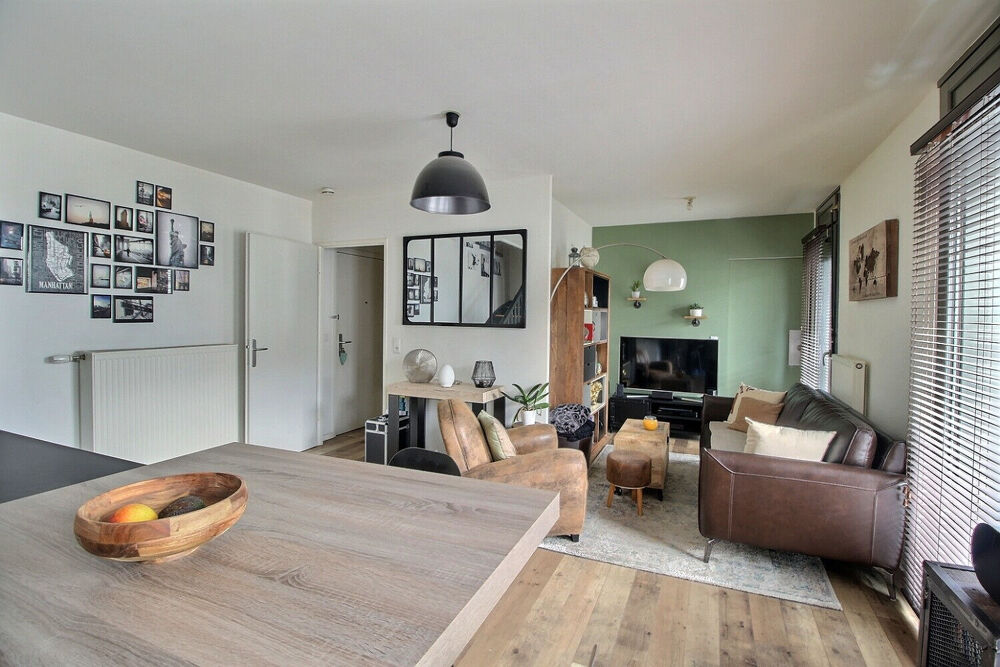Vente Appartement Appartement  en duplex  de type 3 pièces 54.03 utiles (51.23 m² carrez)  revisité en grand F2 représentant 54.03 m² utiles Massy