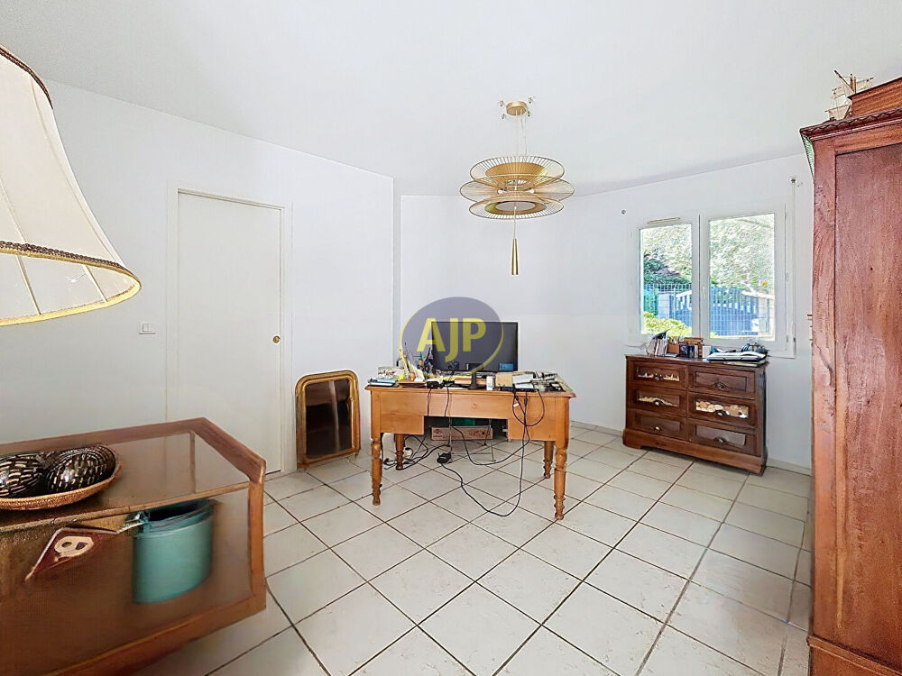 Vente Maison Maison 3/4 chambres -140m2 à Pessac vue sur le parc. Pessac