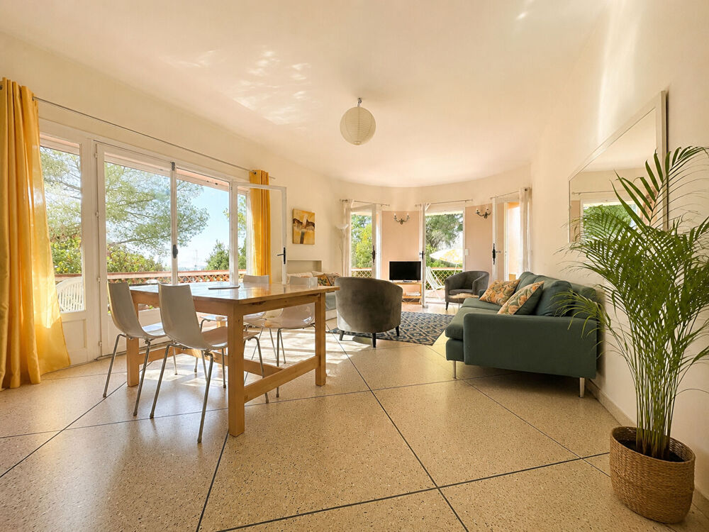 Vente Maison Villa 6 pièces à Saint-Raphaël avec aperçu  mer et grand terrain Saint raphael