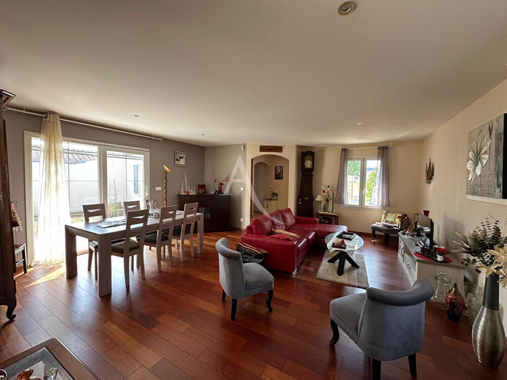 Vente Maison Maison de plain-pied avec garage , Confort et fonctionnalité Rochefort