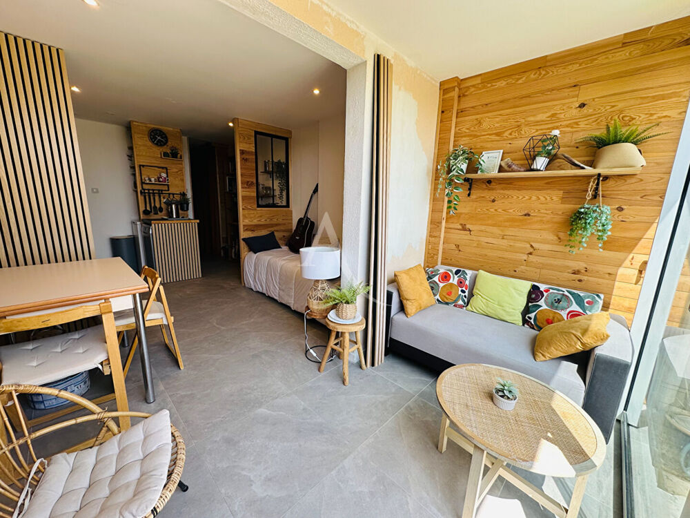 Vente Appartement COUP DE COEUR À CARQUEIRANNE  T2 MEUBLÉ AVEC JARDINET Carqueiranne