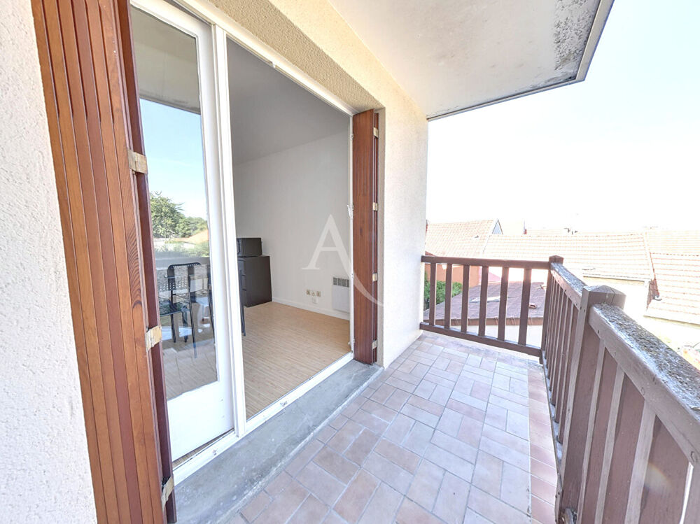 Vente Appartement Appartement Noisy Le Grand 1 pièce(s) 30.52 m2 parking et cave Noisy le grand