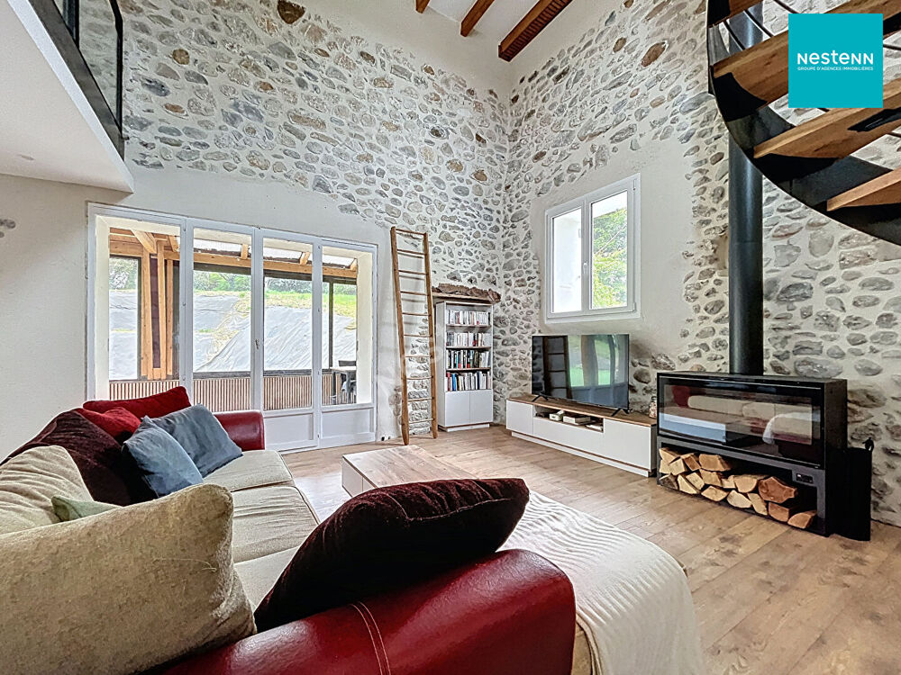 Mésigny _ Charmante et spacieuse maison familiale avec jardin, cave et garage, à vendre
