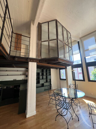  Appartement à louer 4 pièces 122 m²