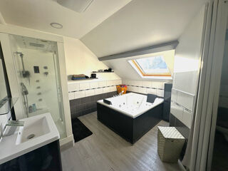  Immeuble � vendre 244 m�