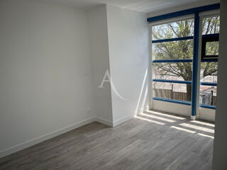  Appartement à louer 4 pièces 78 m²