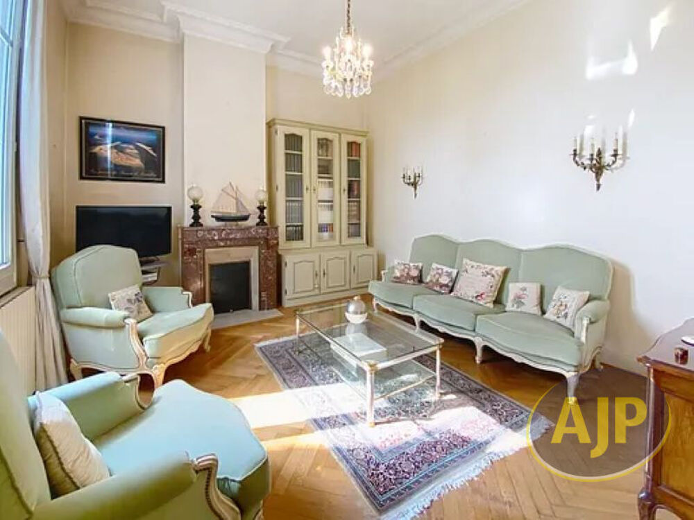 Maison de maître sur parcelle d'environ 1000m²
