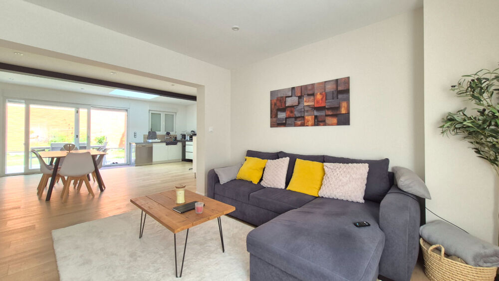 Vente Maison Maison de 103 m² entièrement rénovée, avec jardin et garage. Lys lez lannoy