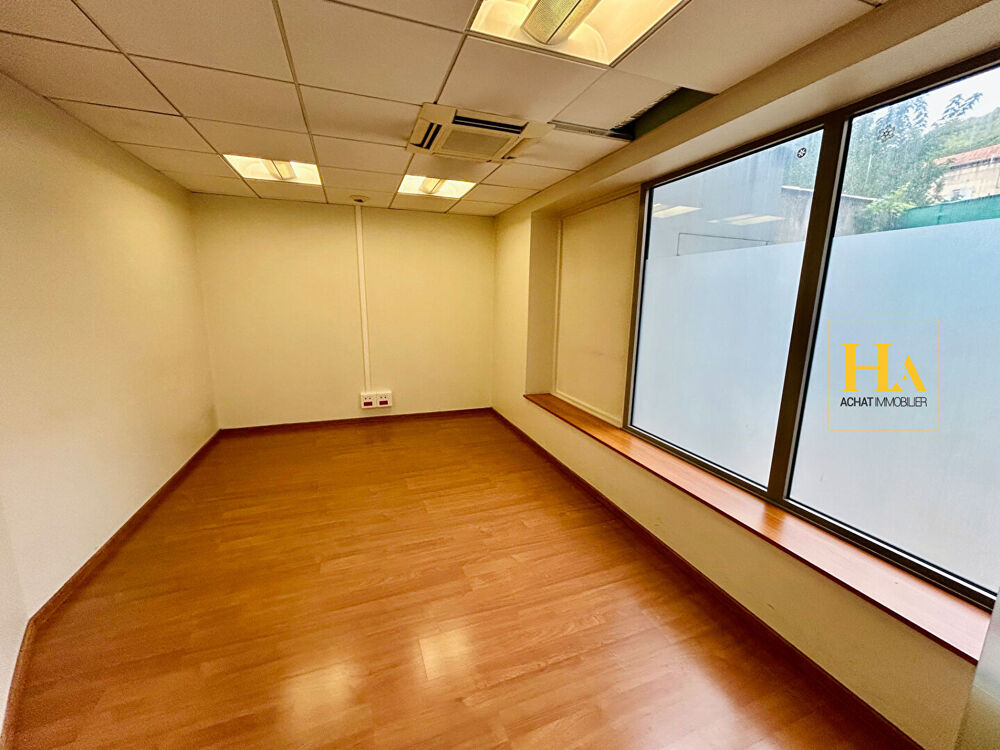   Le Teil Local commercial 4 bureaux 164 m2 Le teil