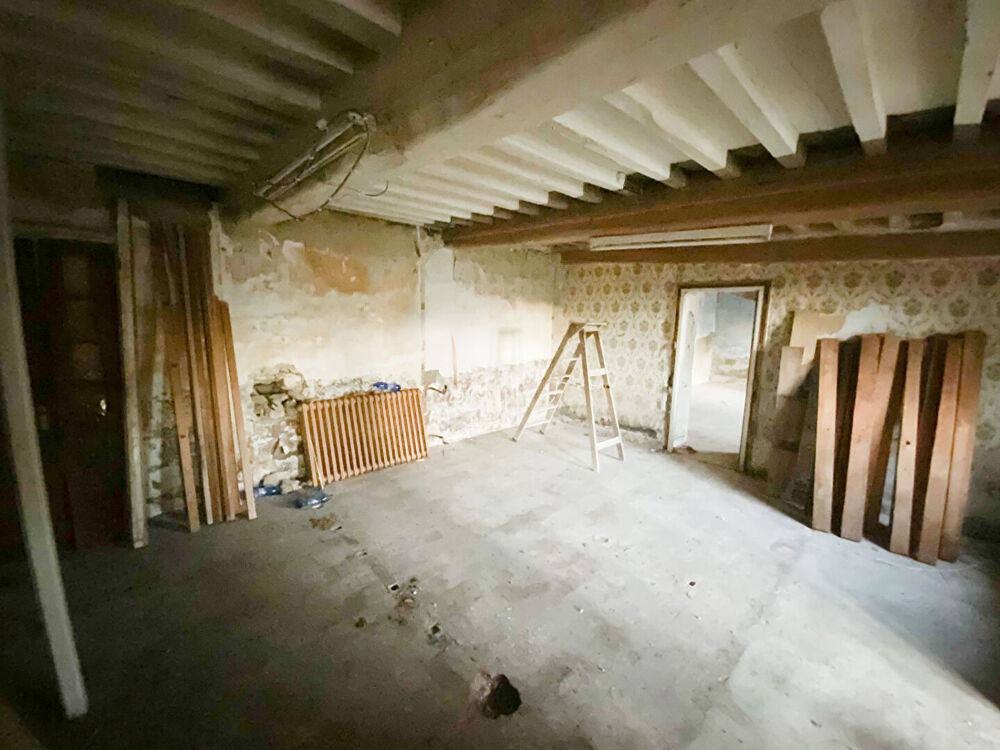 SAINT-FIRMIN - Maison à rénover de 107 m² + dépendance et garage (57 m²)