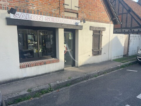 Local commercial de 35 m&sup2; , 3 pi&egrave;ces 40000 41300 Pierrefitte sur sauldre