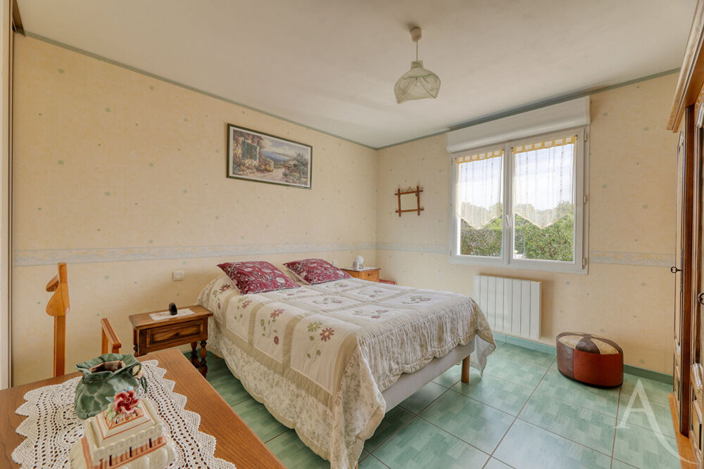 Maison Essarts En Bocage 6 pièce(s) 164 m2