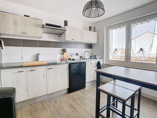  Immeuble à vendre 8 pièces 179 m²