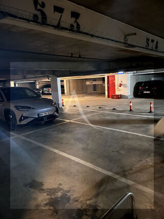  Parking / Garage à vendre 3 pièces 